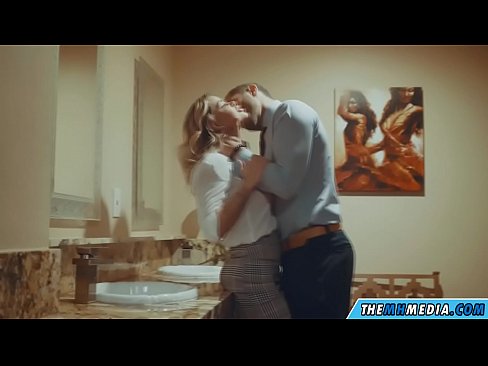 ❤️ Nuair a mheallann blonde busty tú i seomra scíthe poiblí ❤️ Porn álainn ag ga.vbdsm.ru ❌❤
